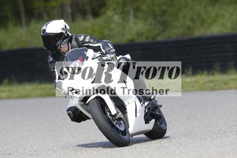 Archiv-2025/09 22.04.2025 Cornu Master School ADR/rot-rouge/10